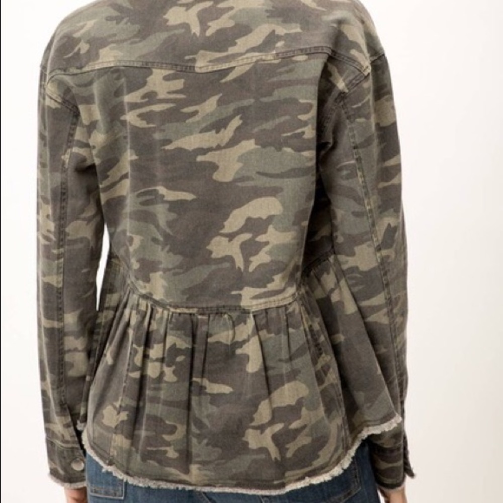 🎊HP🎉1 Left🎊Camouflage Peplum Trucker Jacket For Women-Measurements in Pics✨ - Picture 6 of 16